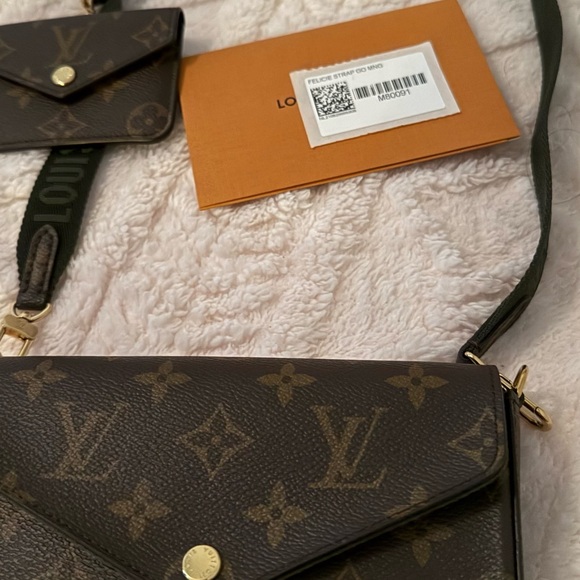 LV Monogram Wallet Feleci in Chain in good condition complet set. - Picture 5 of 6